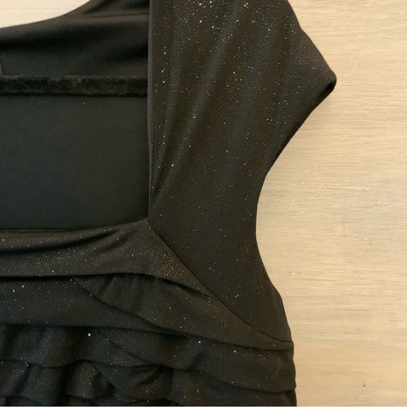 R&M Richards Little Black Dress Fit and Flare Cap Sleeve Side Zip Good Condition - Picture 3 of 9